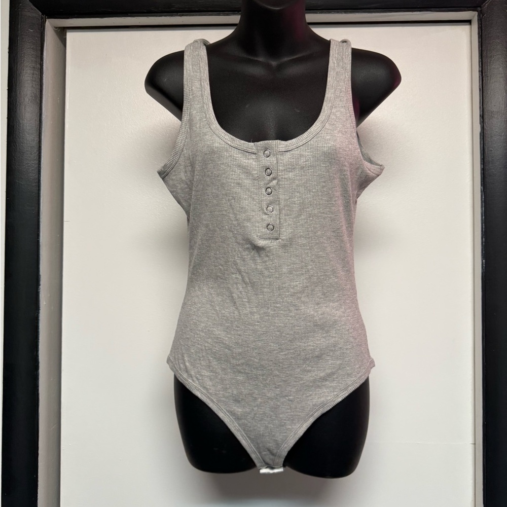 Gray Sleeveless Buttoned Women's Top